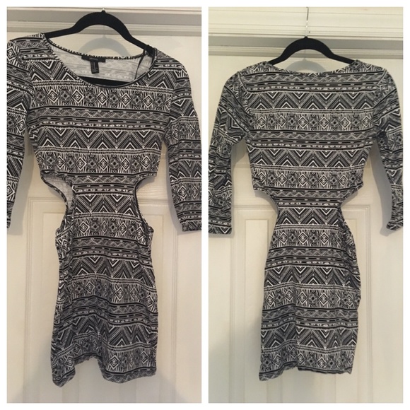 Forever 21 Mini Dress Black & White - Geometrical Design - Side Cut Out -Size M - Picture 2 of 6